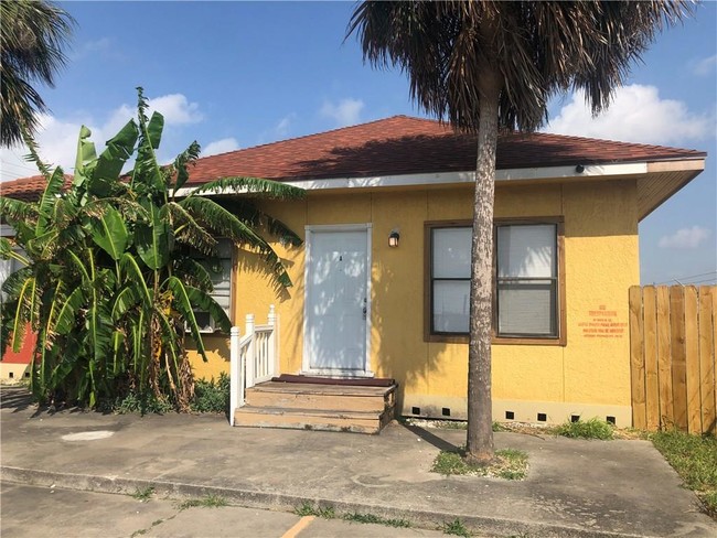 Building Photo - 10530 S Padre Island Dr