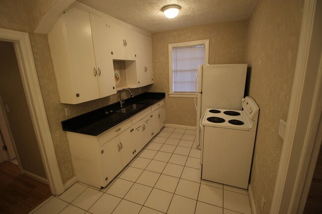 Kitchen - 1738 Flagler Ave