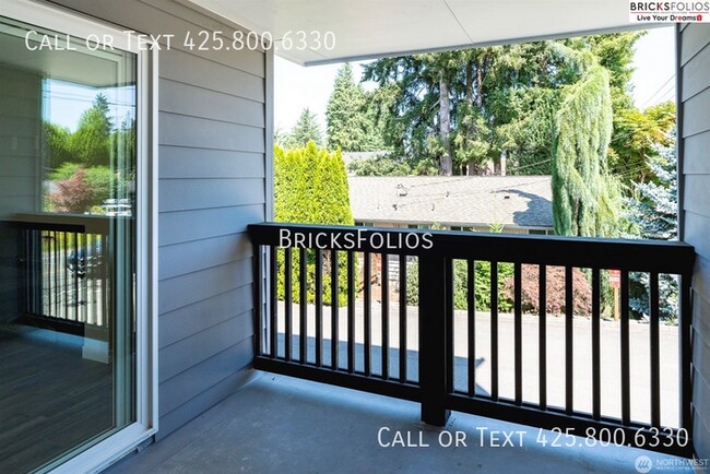 Building Photo - Welcome to Comfort and Charm in Your Monro...