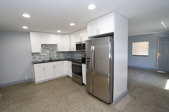 Foto del edificio - Charming 2 bed/1bath duplex in the heart o...