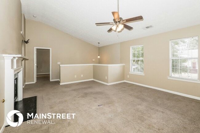 Building Photo - 10576 Day Lily Dr