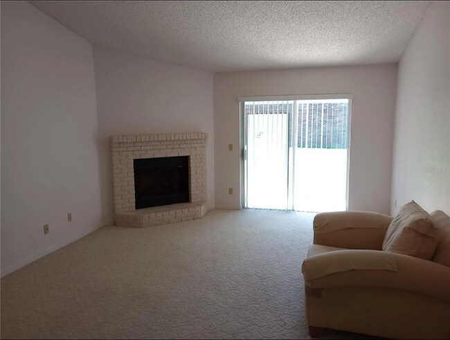 Building Photo - 5139 Lazy Oaks Dr