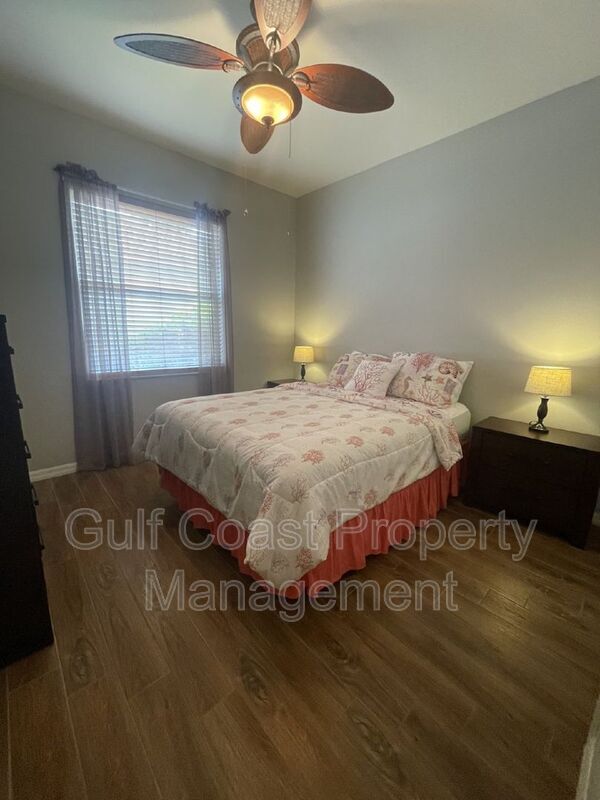 Building Photo - 13818 Village Creek Dr