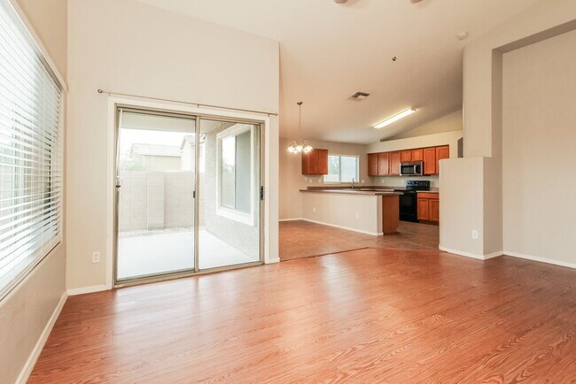 Foto del edificio - 25549 W Winslow Ave