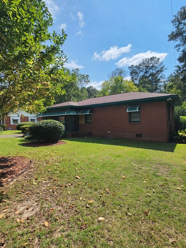 Building Photo - A GEM located closed to Ft Benning