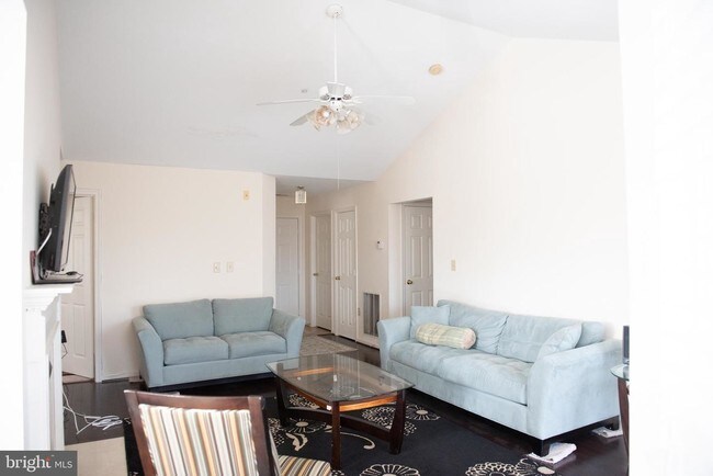 Building Photo - 3111 River Bend Ct
