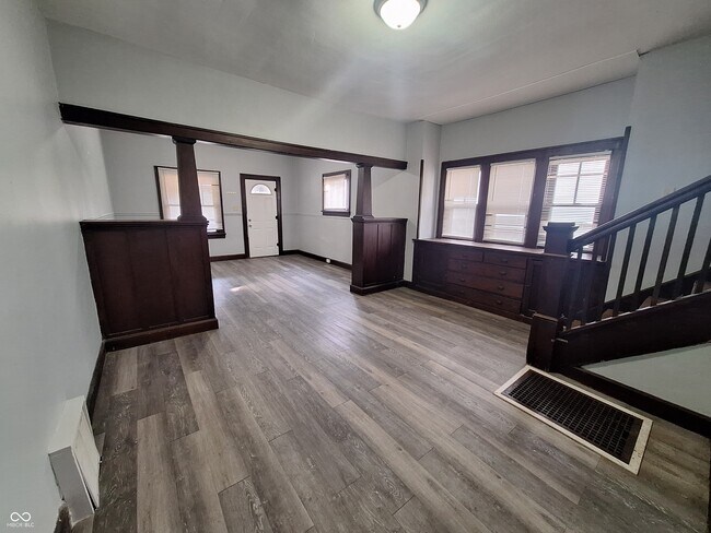 Building Photo - 334 Dequincy St