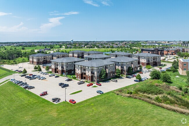 Exterior - Aéreo - Prairie Pointe Student Living