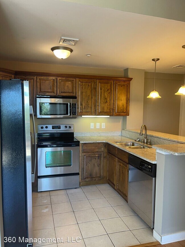 Building Photo - 2 br, 2.5 bath House - 277 S. Gay St #502