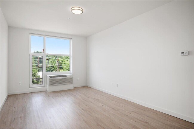 Foto del edificio - 550 Halstead Ave
