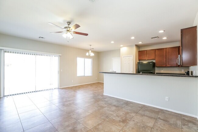 Foto del edificio - 7907 S 50th Ln