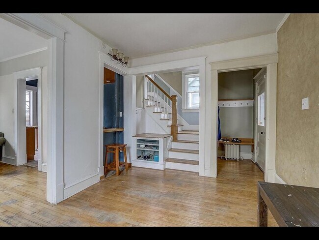 Foto del edificio - 1613 E Hartford Ave