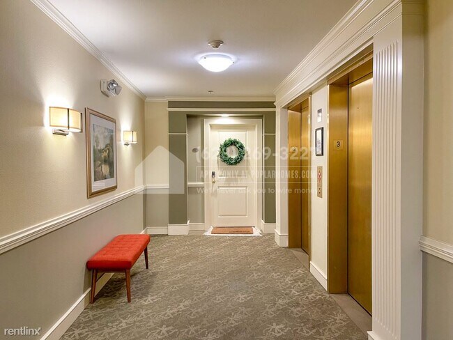 Building Photo - Studio, 1 bath Condo - 1525 Northwest 57th...