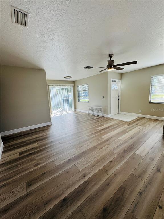 Foto del edificio - 4621 W Paxton Ave