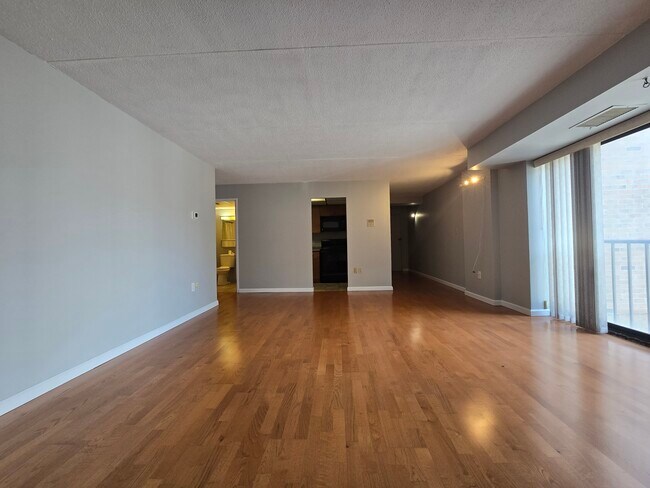 Foto del edificio - 1243 Beacon St