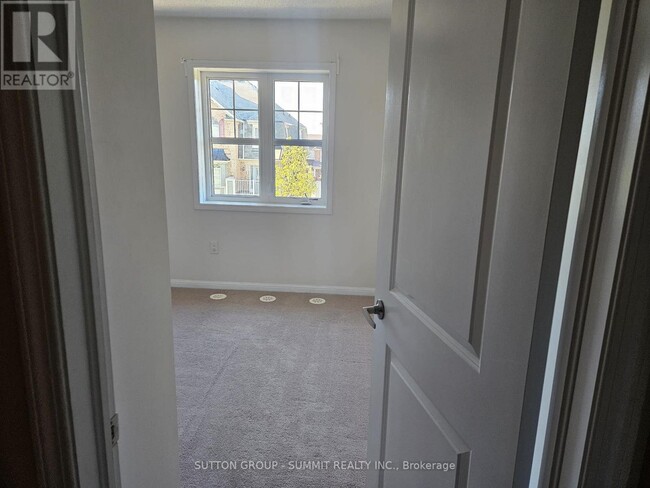Building Photo - 240 Septimus Heights