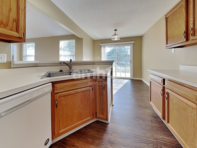 Building Photo - 6475 Calloway Ct