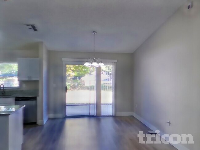 Foto del edificio - 6623 Freeport Dr