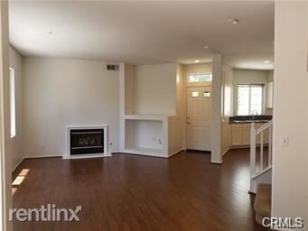 Building Photo - 3 br, 2.5 bath Townhome - 325 Rathbourne
