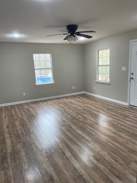 Foto del edificio - 21477 Scivicque Rd