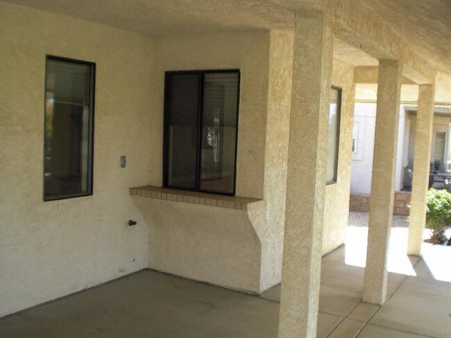 Building Photo - 14639 Greenbriar Dr