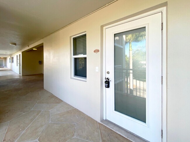 Building Photo - 3000 NE 48th Ct