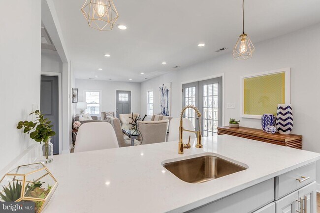 Foto del edificio - 4221 Clay St NE