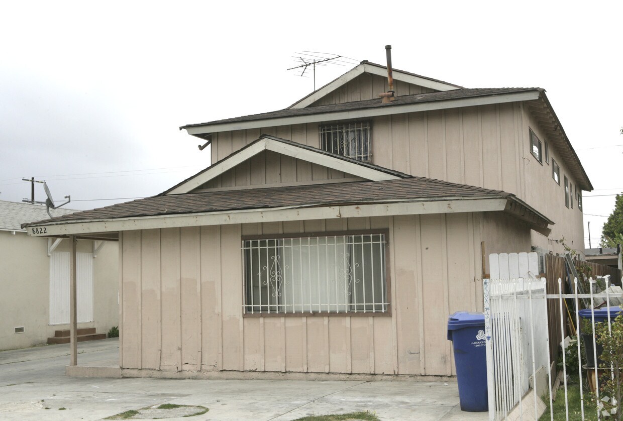 Building Photo - 8822 Baring Cross St