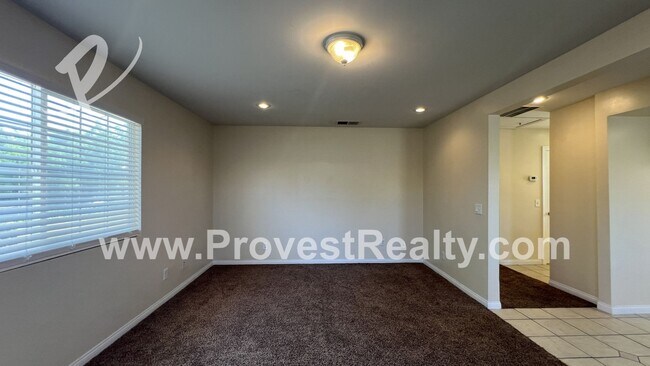 Building Photo - Spruce St 16319* / Spruce Street Investmen...