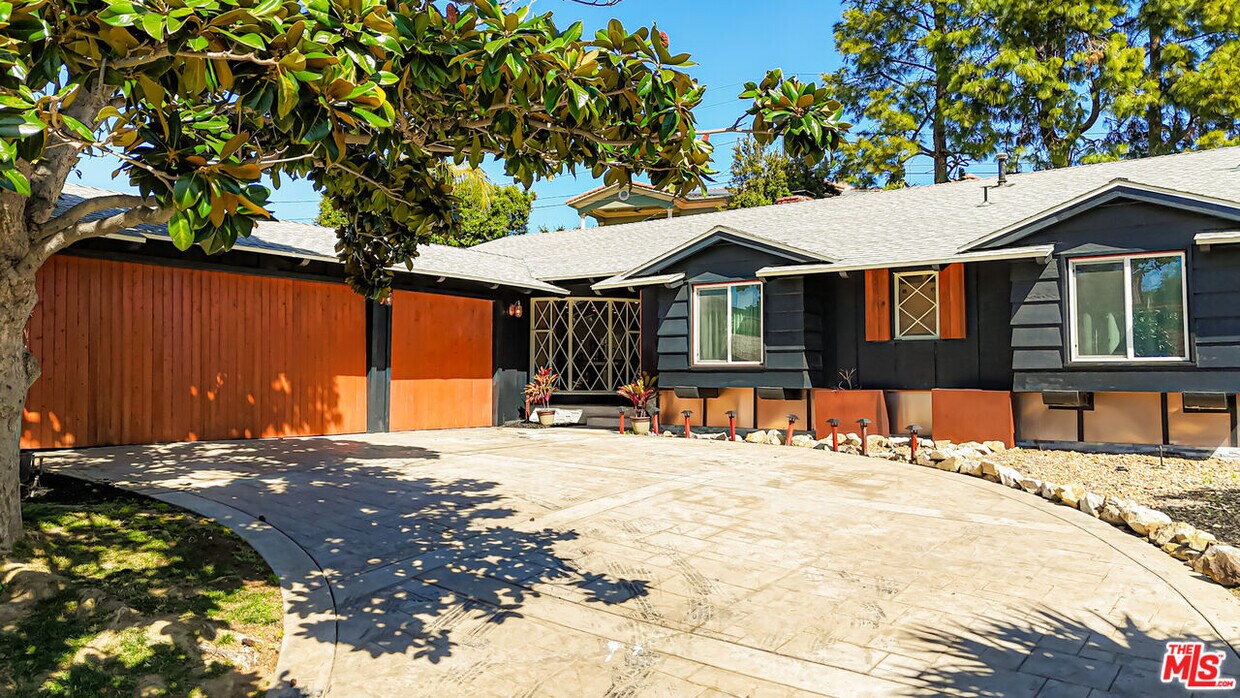 Primary Photo - 5604 Shenandoah Ave