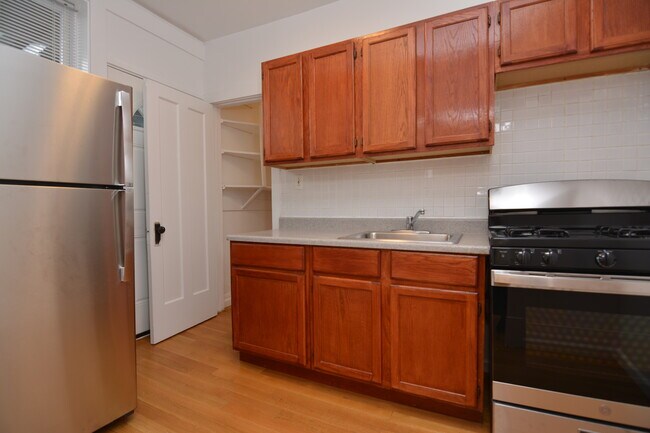 Foto del edificio - 4903 N St Louis Ave