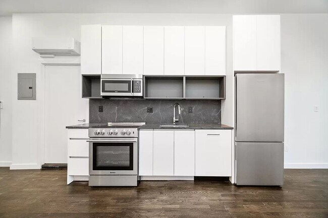 Building Photo - 30 East 14th Street