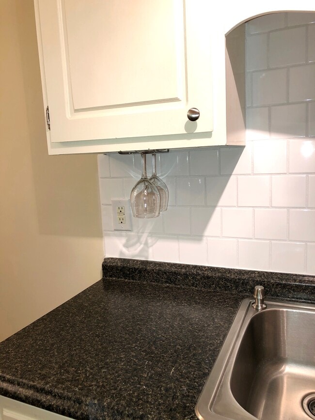 New back splash - 5665 Hornaday Rd