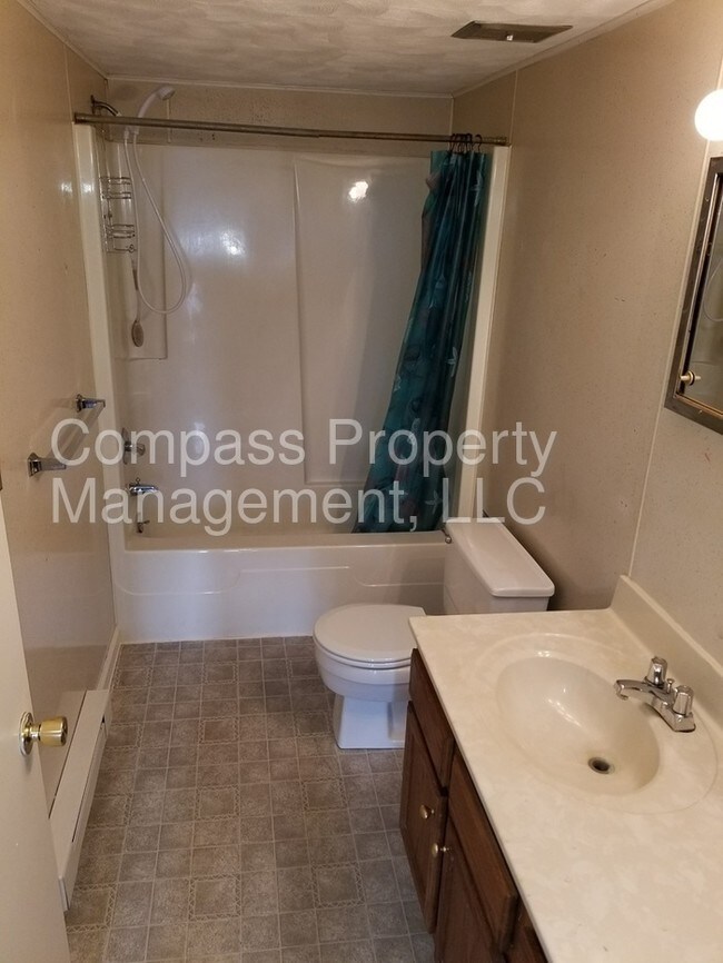 Foto del edificio - $695 - 2 Bed, 1 Bath - East Earl