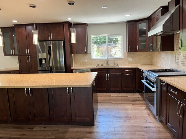 Building Photo - Beautifully Updated 5BR Home Near Doerr Park in Desirable Cambrian Neighborhood!