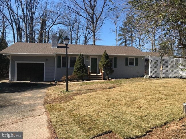 Building Photo - 3704 Penderwood Dr