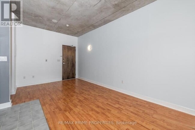 Building Photo - 383 Cumberland St