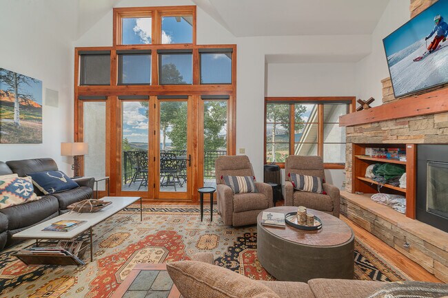 Foto del edificio - 100 Aspen Ridge Dr