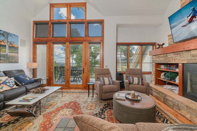 Building Photo - 100 Aspen Ridge Dr