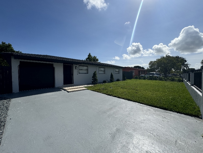 Photo - 19323 SW 116th Ave House