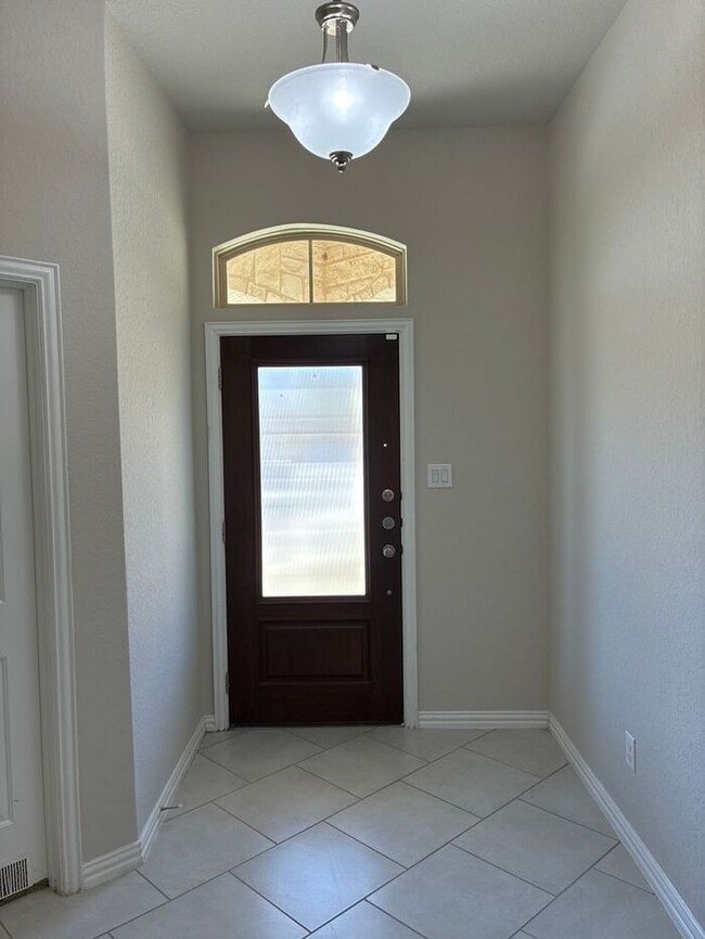 Foto del edificio - !! MOVE IN SPECIAL: Get 50% OFF!! 4BR/3BA House • In-Unit W/D • Attached Garage  • Backyard in Sa...
