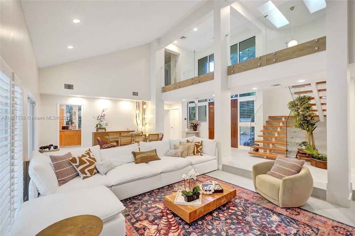 Foto principal - 2360 Tigertail Ave