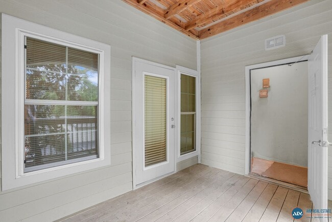 Building Photo - 1BR / 1BA Condo in Gated Summer House Comm...