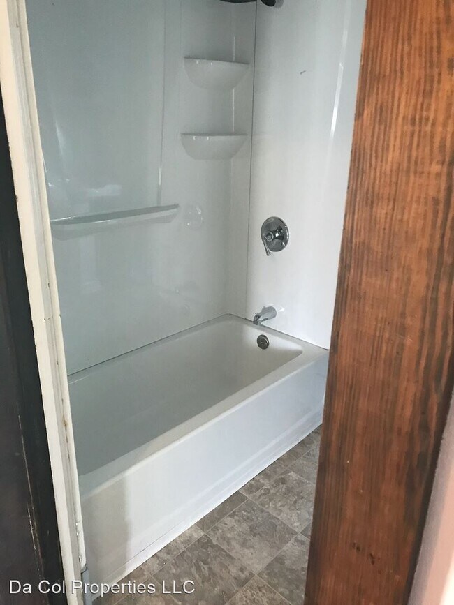 Building Photo - 3 br, 1 bath House - 722 Maple Ave