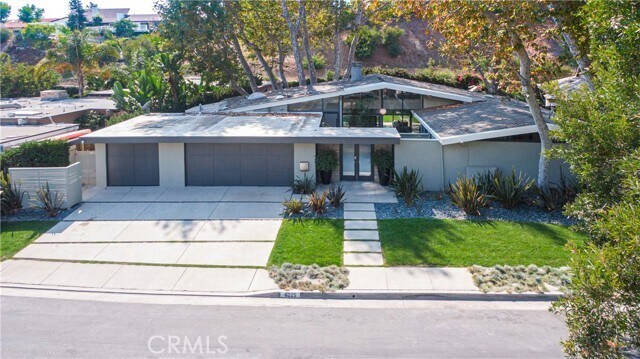 Building Photo - 6225 Frondosa Dr