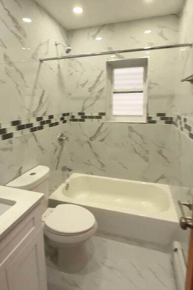 Foto del edificio - 1805 Gleason Ave