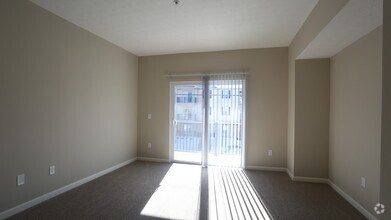 Living Room - 1BR, 1BA - 685 SF - The Foxfire - Brook Lane Apartments