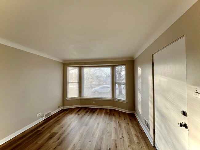 Building Photo - 1515 Maple Ave