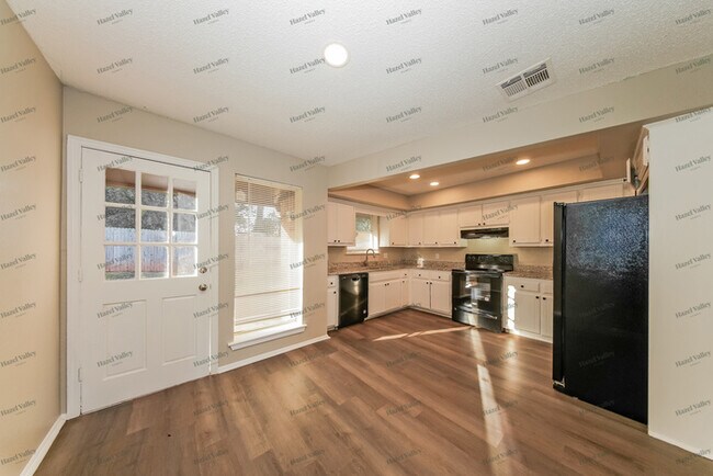 Building Photo - 5628 Darla Dr