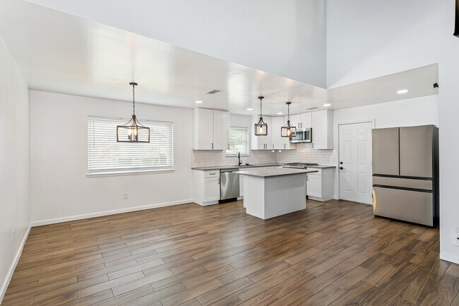 Foto del edificio - 470 Brian Cir